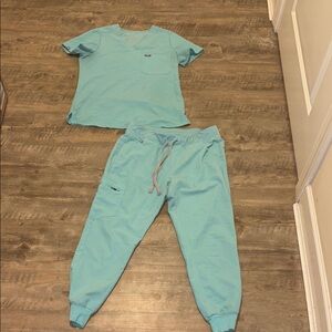 FIGS Scrub Set - hydrogreen